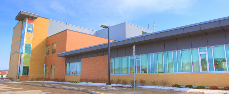 A panorama shot of the exterior of the Ardagh Bluffs Public School in Barrie.
