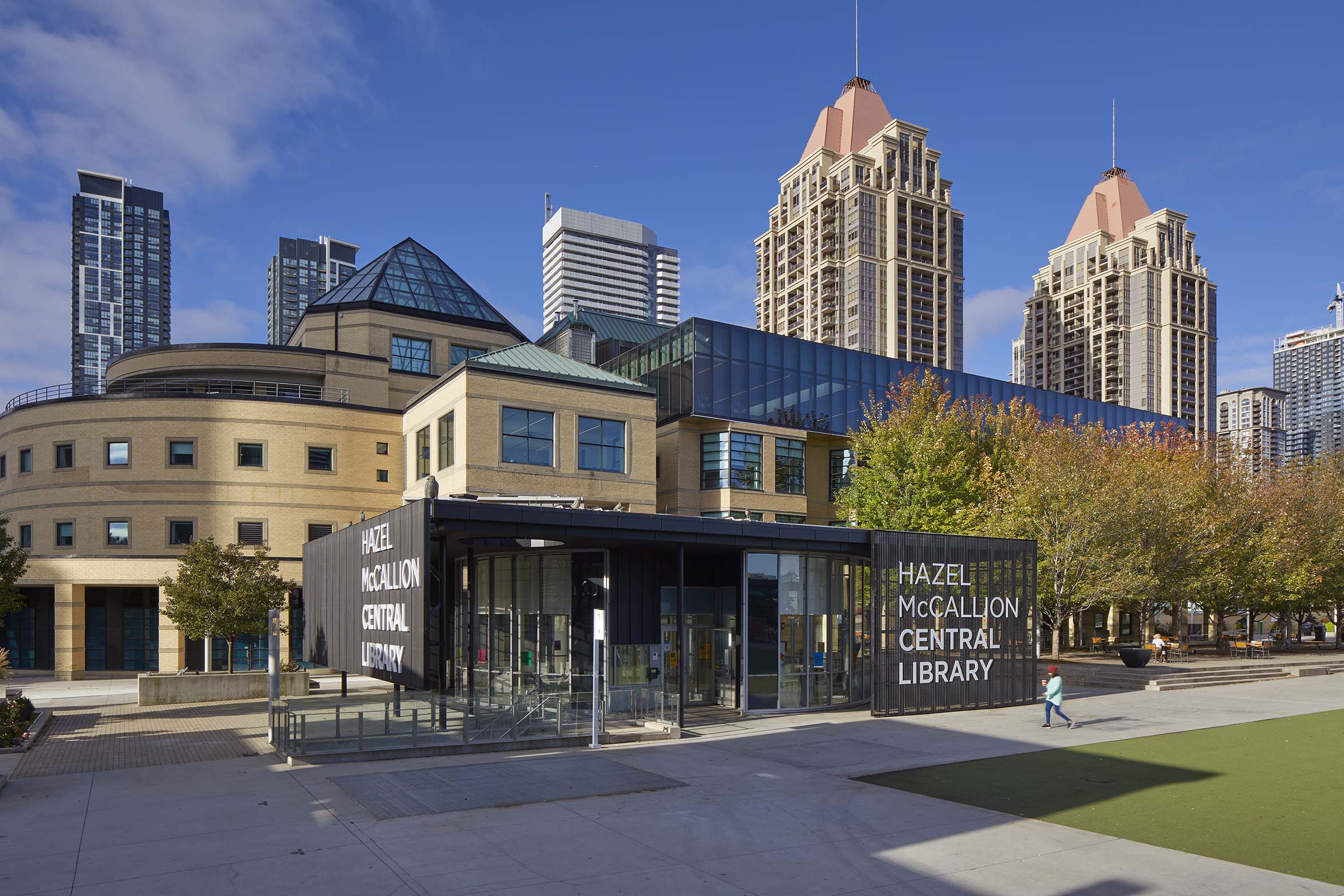 Hazel McCallion Central Library ext Hazel McCallion Central Library ext